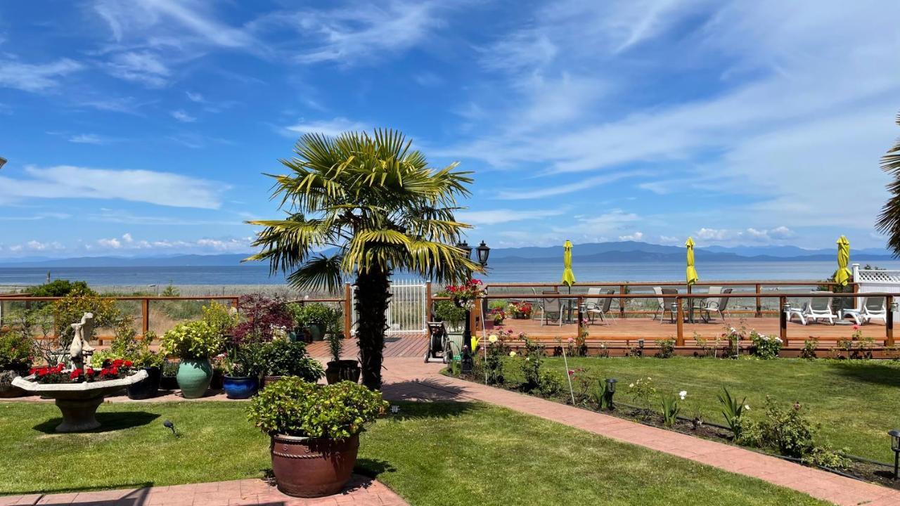 Buena Vista By The Sea Hotel Qualicum Beach Exterior photo